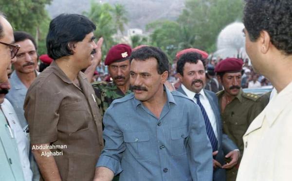 كشف صور جديدة لأول مرة ليوم إعلان الوحدة اليمنية عام 1990م