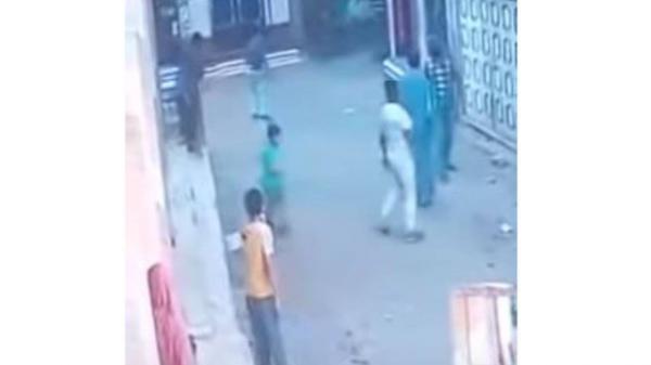 بالفيديو.. مقتل إمام مسجد مصري على يد قريبه بـ27 طعنة نافذة