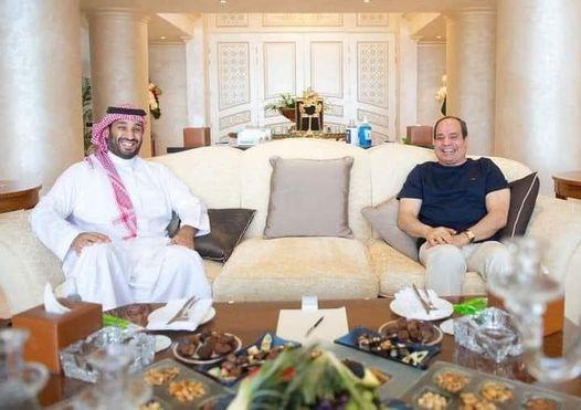 الرئيس المصري ينشر صورة لحظة استقباله ولي العهد السعودي الأمير محمد بن سلمان
