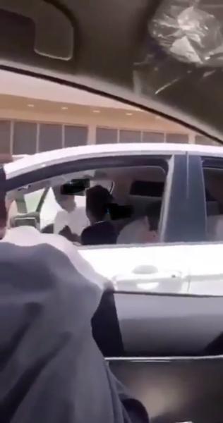 شرطة القصيم تقبض على شباب تحرشوا بآخر واعتدوا عليه وصوروا اعتداءاتهم !