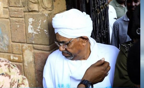 السودان يقرر تسليم الرئيس السابق «البشير» للجنائية الدولية