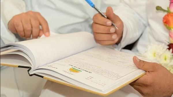 السعودية: مأذونو أنكحة يروون مواقف طريفة ومحرجة حدثت معهم
