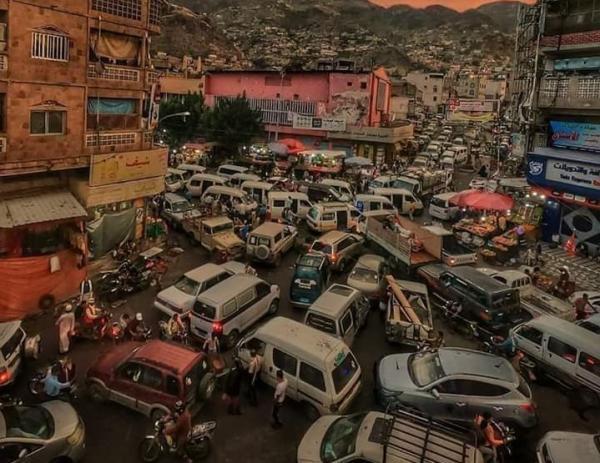 برصاص مسلحين مجهولين.. مقتل محامي ونجاة ضابط كبير في جهاز المخابرات بتعز 