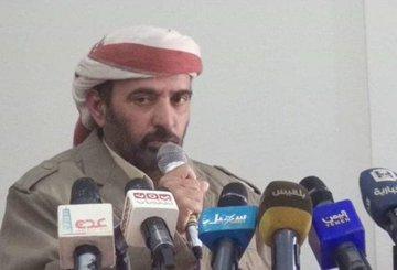وكيل محافظة مأرب يدعو لاستقالة الحكومة "تعلموا من حكومة الصومال"! 
