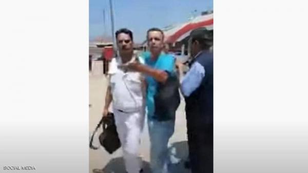 فيديو جديد.."كمسري" جديد يشعل الغضب في مصر بعد اعتداءه على شرطي