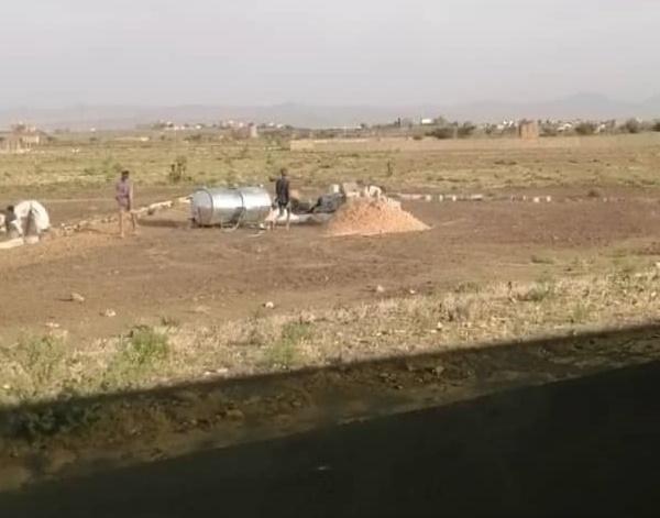 الحوثيون يسطون على أرضية القاضي عبدالوهاب قطران في منطقة همدان والمفاجئة في الرد  عليه !