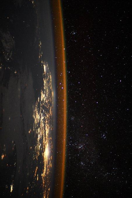 التقاط صور مخيفة ورهيبة لحافة الأرض من محطة الفضاء (صور)