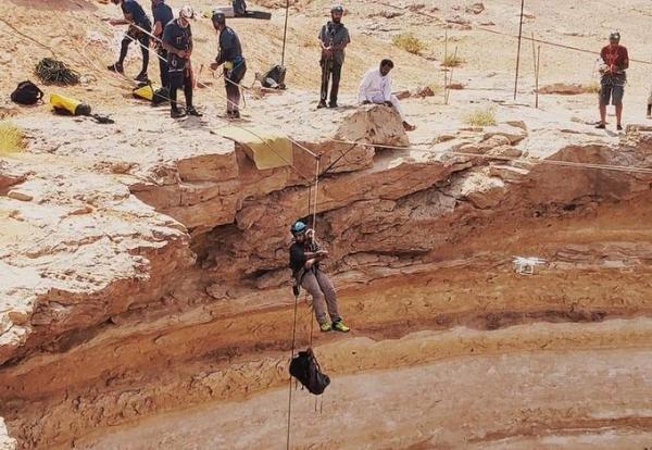 أخيراً كشف حقيقة بئر برهوت في محافظة المهرة (صور + فيديو) أخيراً كشف حقيقة بئر برهوت في محافظة المهرة (صور + فيديو)