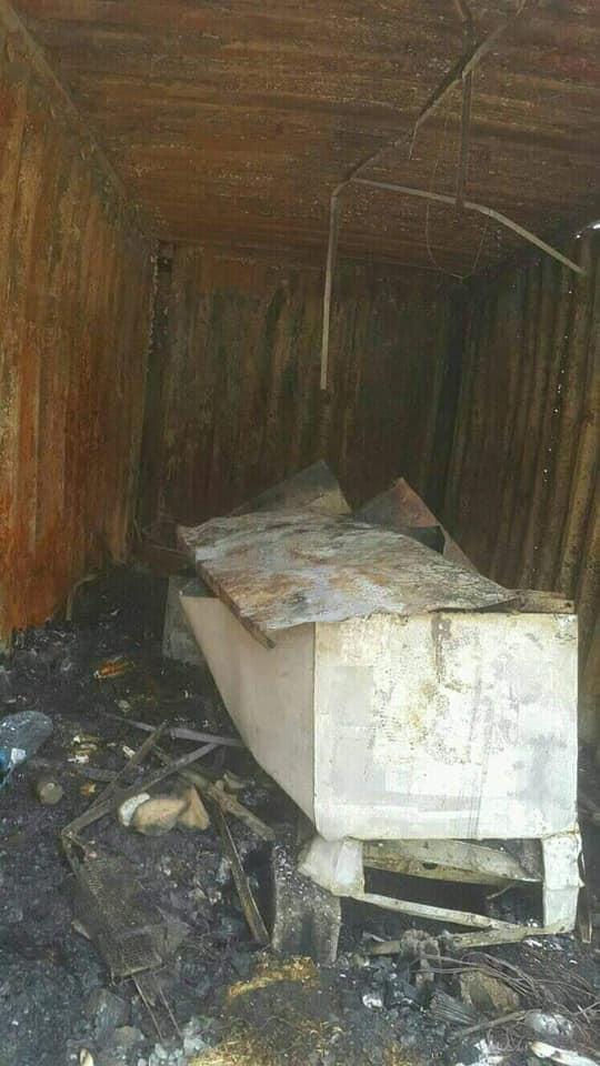 بعد انقطاع الرواتب.. معلم يفتتح دكان ويواصل تعليم الطلاب.. لكن حدث مالا يمكن توقعه !