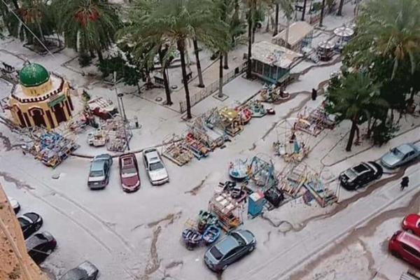 في مشهد فريد.. الإسكندرية تكتسي باللون الأبيض، ورفع درجة الاستعداد والطوارئ في المدينة