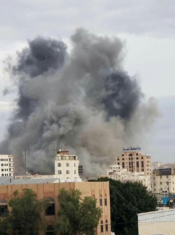 التحالف يقصف لواء النقل الثقيل في شارع الستين بصنعاء