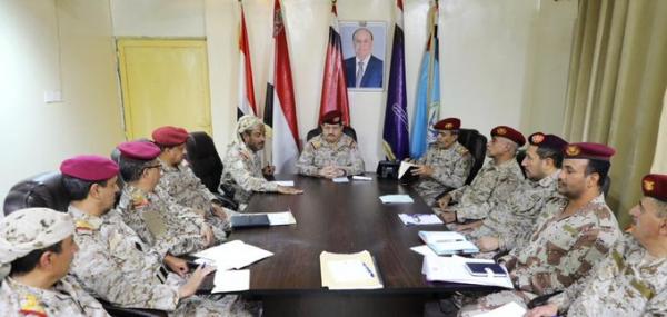 وزير الدفاع اليمني يتحدث عن تحولات كبيرة في مسار المعارك ضد الحوثيين