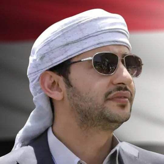 الإعلان عن موعد وصول جثمان الشيخ حسين بن عبدالله الأحمر إلى صنعاء