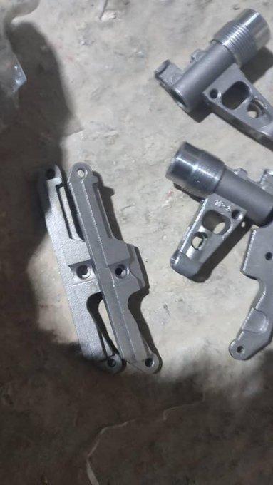 احباط تهريب قناصات واسلحة في منفذ شحن قادمة من عمان للحوثيين