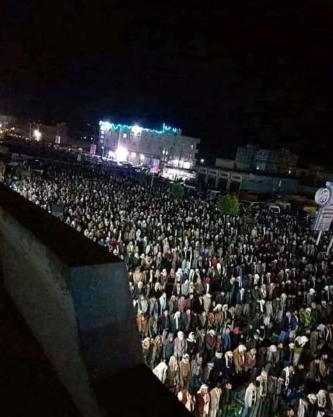 صور من ذمار للشوارع تفيض بالمصلين في ليلة 27 من شهر رمضان (تفاصيل)