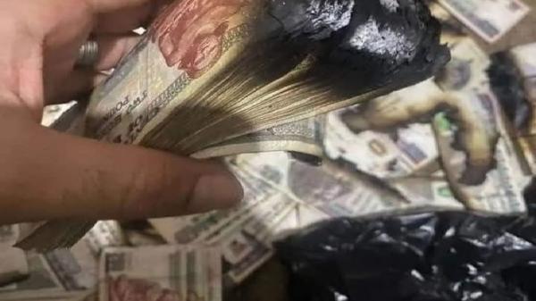 زوجة مصرية تحرق تحويشة عمر زوجها بعدما اخفى فلوسه عنها !