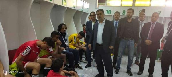 العيسي يقوم بزيارة لاعبي منتخب الناشئين ويشيد بأدائهم ويوجه بصرف مكافأة لهم