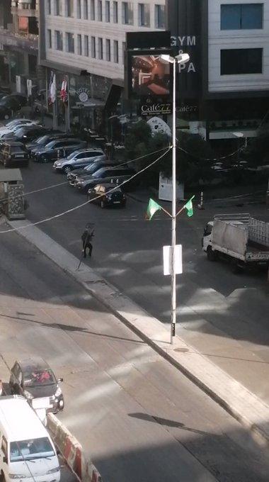  تبادل إطلاق نار بين عائلتين يحول شارع في لبنان لحرب