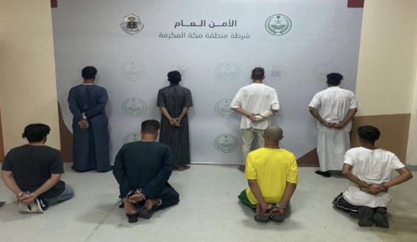 شرطة جدة تلقي القبض على عصابة بينهم 3 يمنيين لارتكابهم عدة جرائم