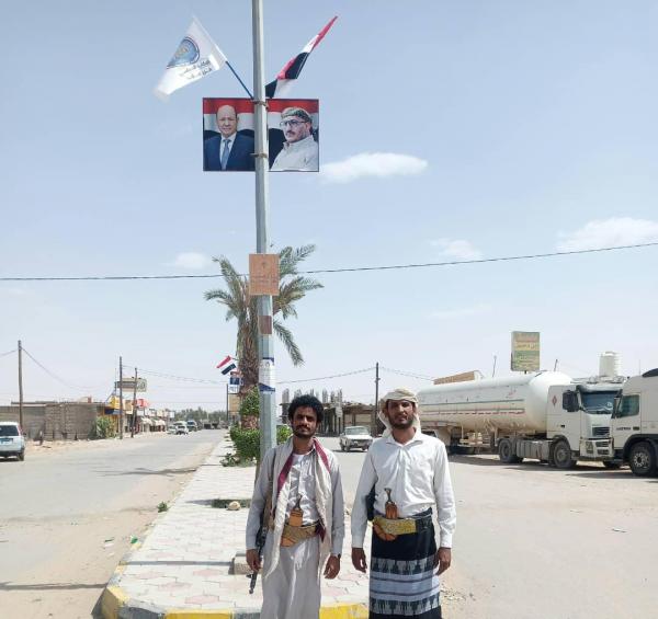 لأول مرة: رفع صور العميد طارق صالح في مأرب