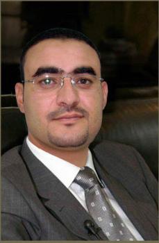 سخط شعبي عارم على إثر إستهداف الناشط المدني علي محمد الحبشي وقتله أمام زوجته وطفله بسيئون محافظة حضرموت 