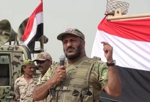 طارق صالح يحذر الحوثيين .. اليمنيون لن يقفوا مكتوفي الأيدي