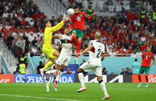 صورة: هكذا كان ارتفاع يوسف النصيري لحظة ارتقاءه لتسجيل الهدف الأول للمغرب ضد البرتغال