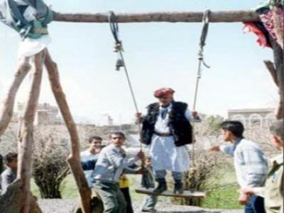 اليمنييون يستقبلون حجاجهم بطقوس غريبة ومظاهر فرح