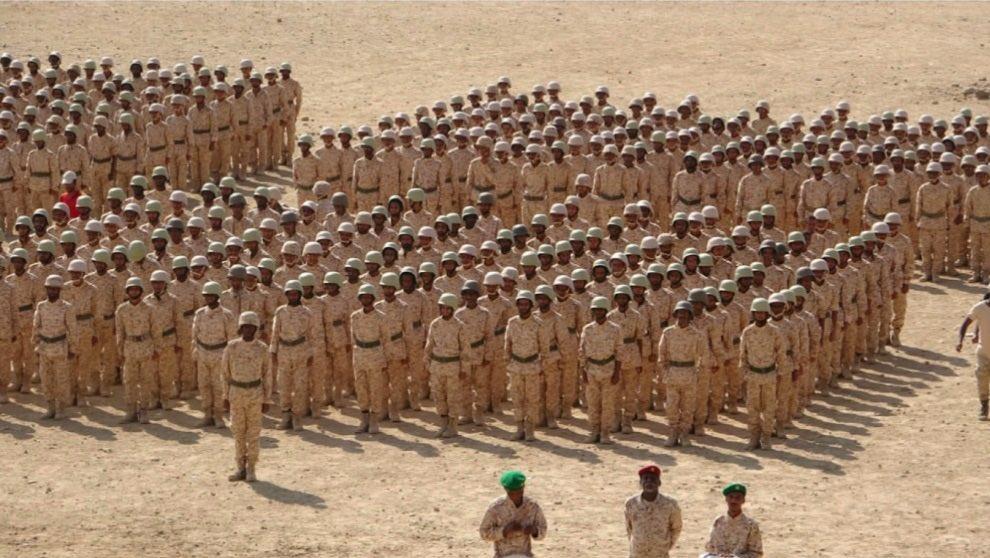 دون أية أعلام انتقالية.. ألوية العمالقة تحتفي بتخرج الدفعة 42 من قواتها (صور + فيديو) دون أية أعلام انتقالية.. ألوية العمالقة تحتفي بتخرج الدفعة 42 من قواتها (صور + فيديو)