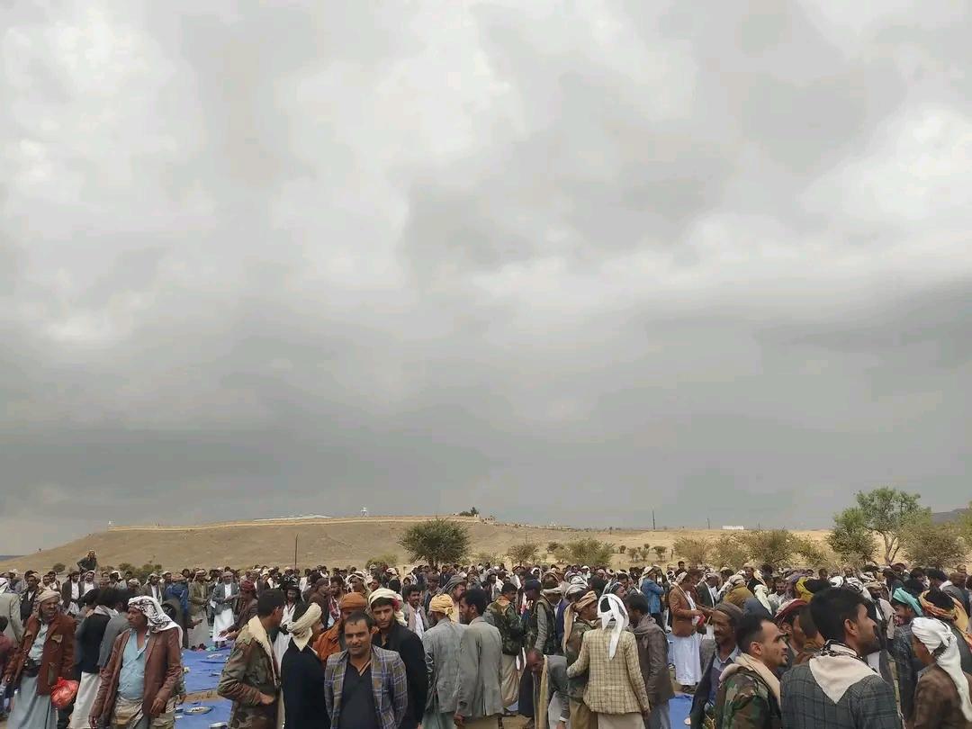 عددهم بالالاف.. القبائل تتوافد الى صنعاء للمشاركة في اعتصام سائقي النقل الثقيل وهذه مطالبهم