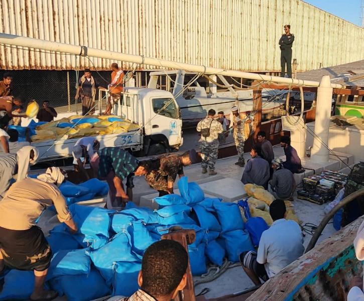 الإطاحة بسفينة إيرانية وطاقمها المكون من 7 أفراد وتحمل شحنة مخدرات الإطاحة بسفينة إيرانية وطاقمها المكون من 7 أفراد وتحمل شحنة مخدرات