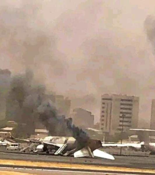 الخطوط الجوية السعودية تتحدث عن الطائرة المحترقة في مطار الخرطوم