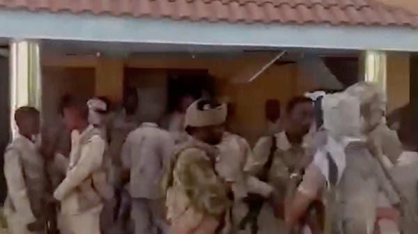السودان: تراشق اتهامات بين الجيش والدعم السريع باقتحام بعض السجون وتحرير سجناء