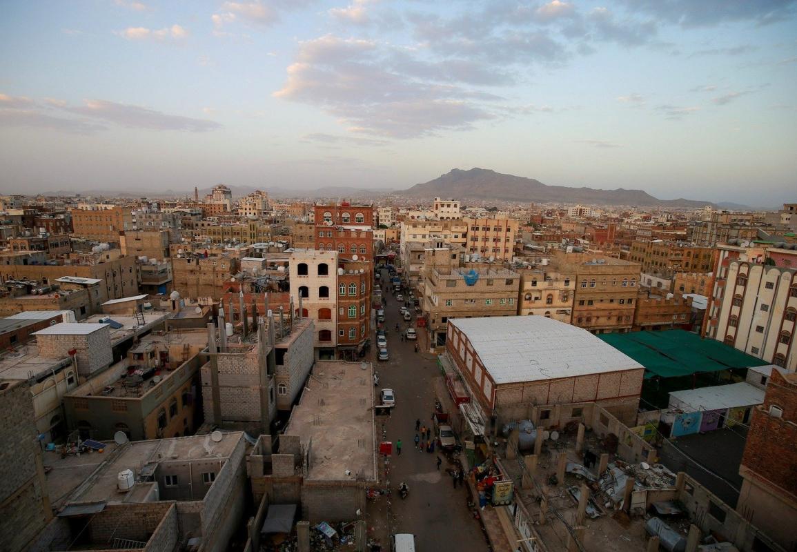 مقتل طفلة وإصابة شقيقها بانهيار منزل بصنعاء