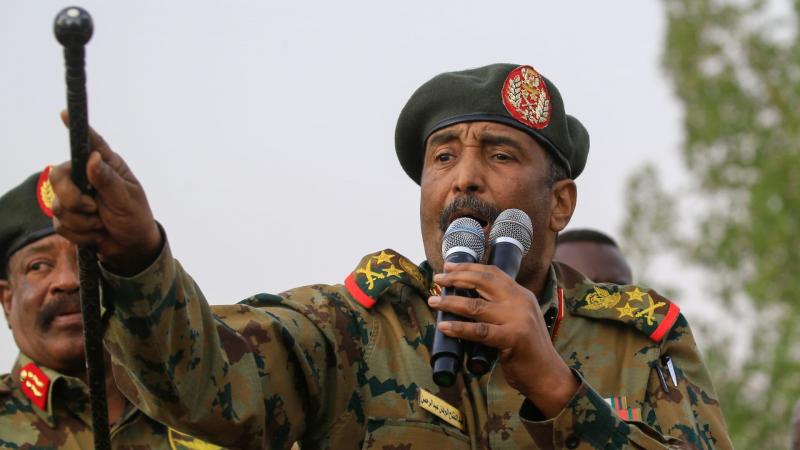 قائد الجيش السوداني يبدي تخوفه من هذا الأمر !