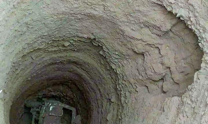 نهاية مؤلمة لطفل 10 سنوات بعدما هوى بسيارة صالون كان يقودها (صورة)