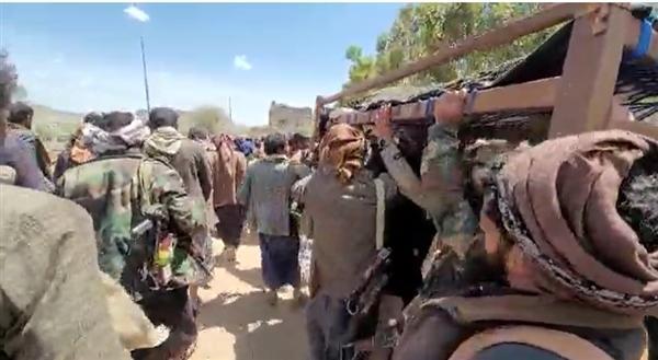 هذا ما حدث اليوم بالعاصمة صنعاء.. وأكثر من 100 سيارة حضرت الواقعة !