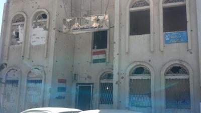 بالصور: معاناة قسم شرطة الشهيد الاحمر بالحصبة، اكثر من 1500 قذيفة ورصاصة سقطت عليه اثناء الحرب "لسان حال الأمن اليمني"