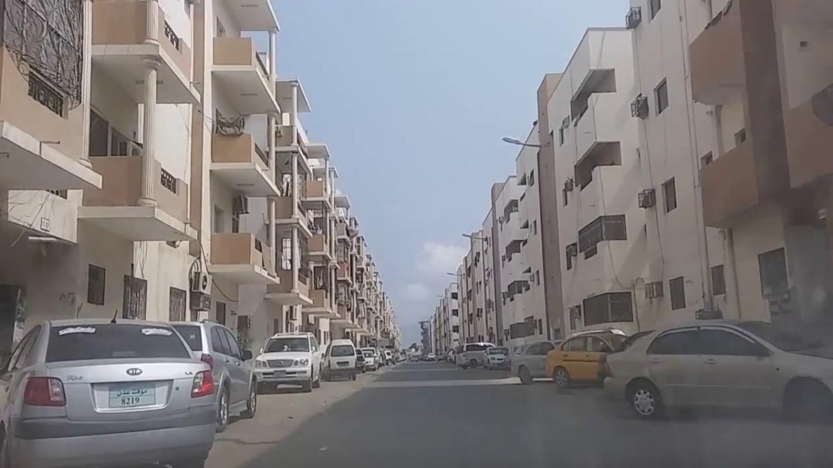 انفجار سيارة في مدينة إنماء في عدن