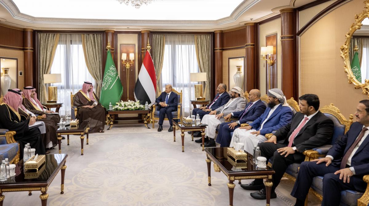 بتوجيهات ولي العهد.. الأمير خالد بن سلمان يلتقي بمجلس القيادة الرئاسي اليمني 
