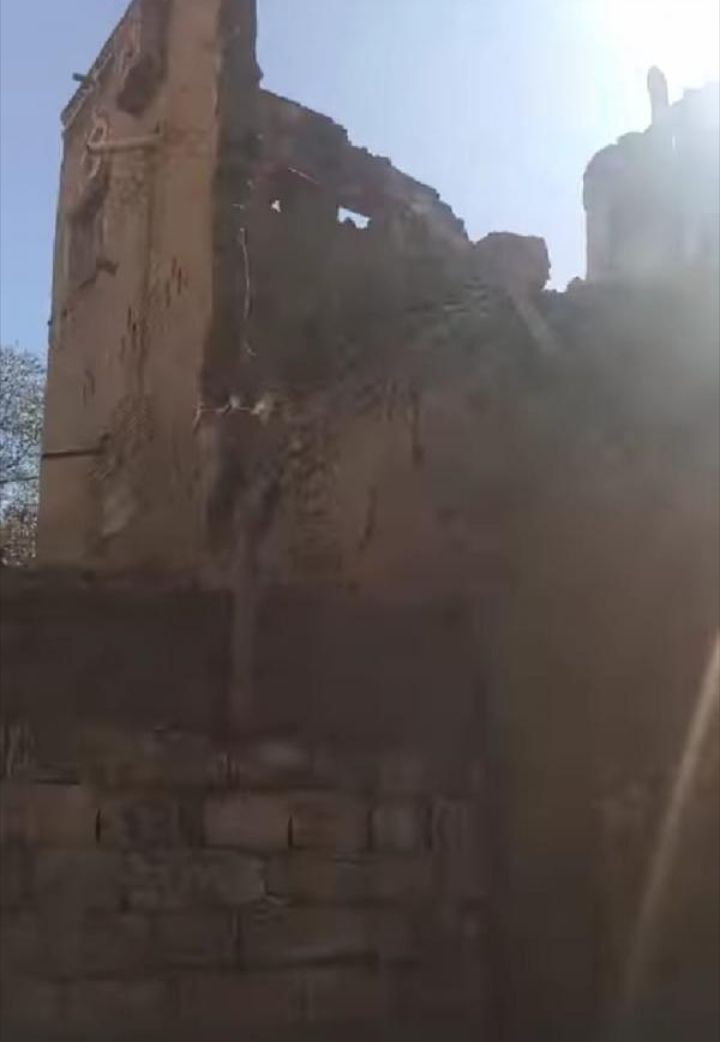 انهيار منزل قديم في صنعاء القديمة