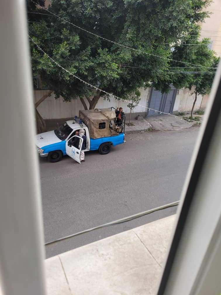 صحيفة: عصابة مسلحة تحت حماية مسؤول أمني بصنعاء ينهبون عمارة في حدة (فيديو + صور) صحيفة: عصابة مسلحة تحت حماية مسؤول أمني بصنعاء ينهبون عمارة في حدة (فيديو + صور)