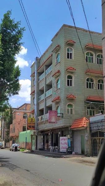 صحيفة: عصابة مسلحة تحت حماية مسؤول أمني بصنعاء ينهبون عمارة في حدة (فيديو + صور) صحيفة: عصابة مسلحة تحت حماية مسؤول أمني بصنعاء ينهبون عمارة في حدة (فيديو + صور)