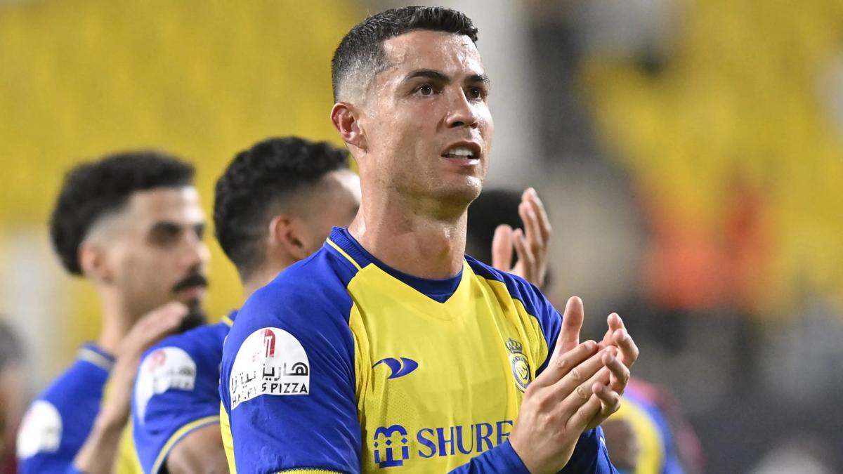 رونالدو يعلن عن رغبته في شراء نادي سعودي