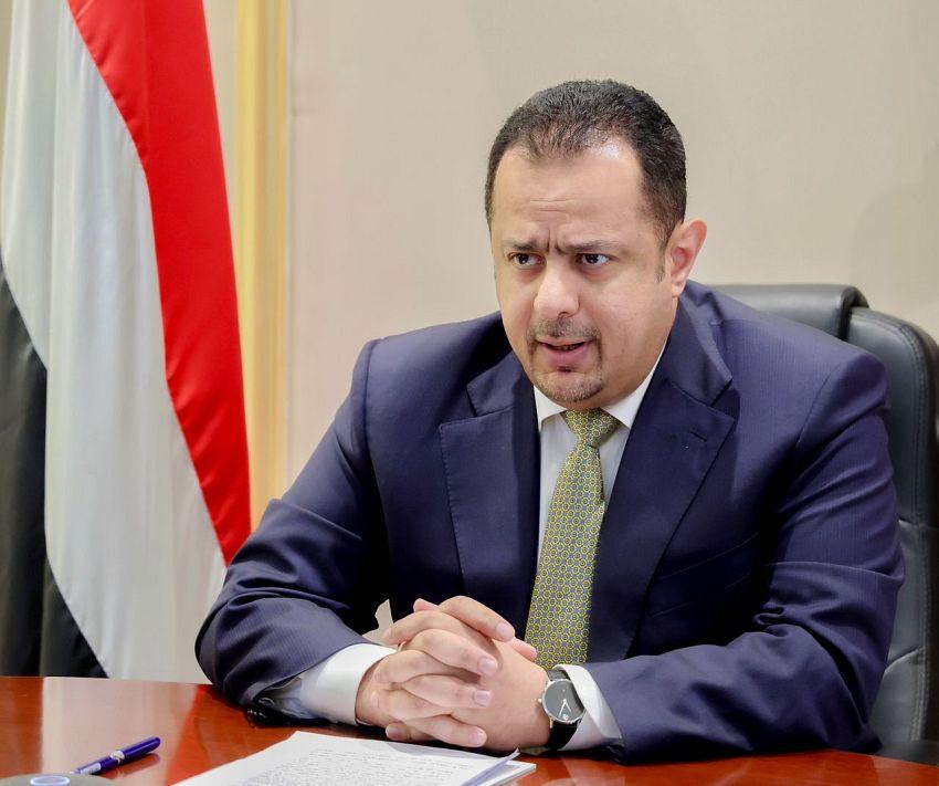 هجوم عنيف على معين عبدالملك من عضو بمجلس القيادة الرئاسي: كثير الكلام قليل الإنتاج