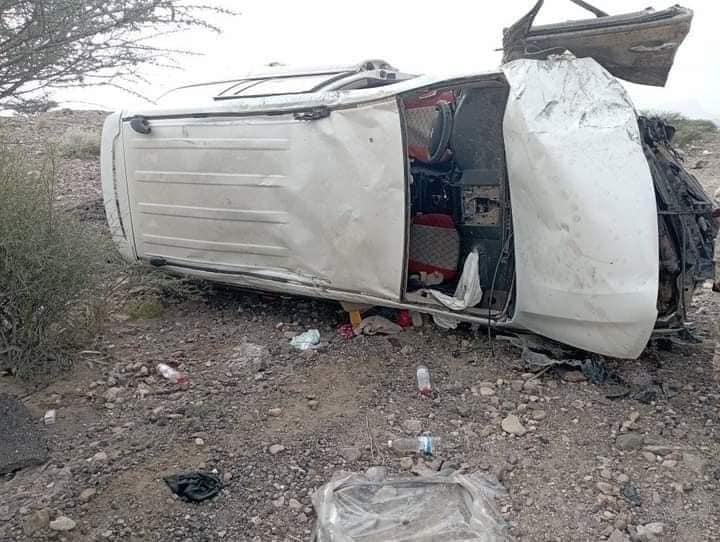 اليمن: مقتل واصابة مواطنين في حادثة تصادم سيارتين في ردفان بالضالع (صور)
