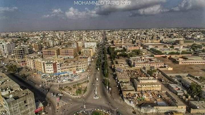 عدن: وفاة البائع الذي أحرق نفسه أمام مبنى السلطة المحلية بالشيخ عثمان