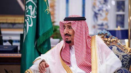 تغريدة جديدة للملك سلمان بمناسبة عيد الأضحى المبارك