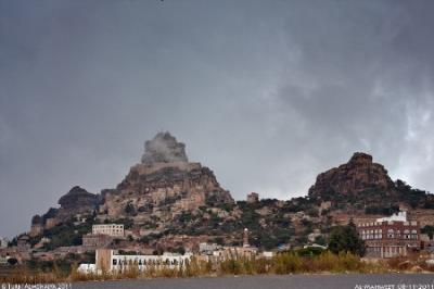 مسلح يفرغ 30 رصاصة بجسم طفل فور خروجه من المسجد بالمحويت