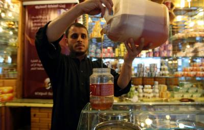 العسل اليمني وسيلة سريعة لتجاوز الفقر 